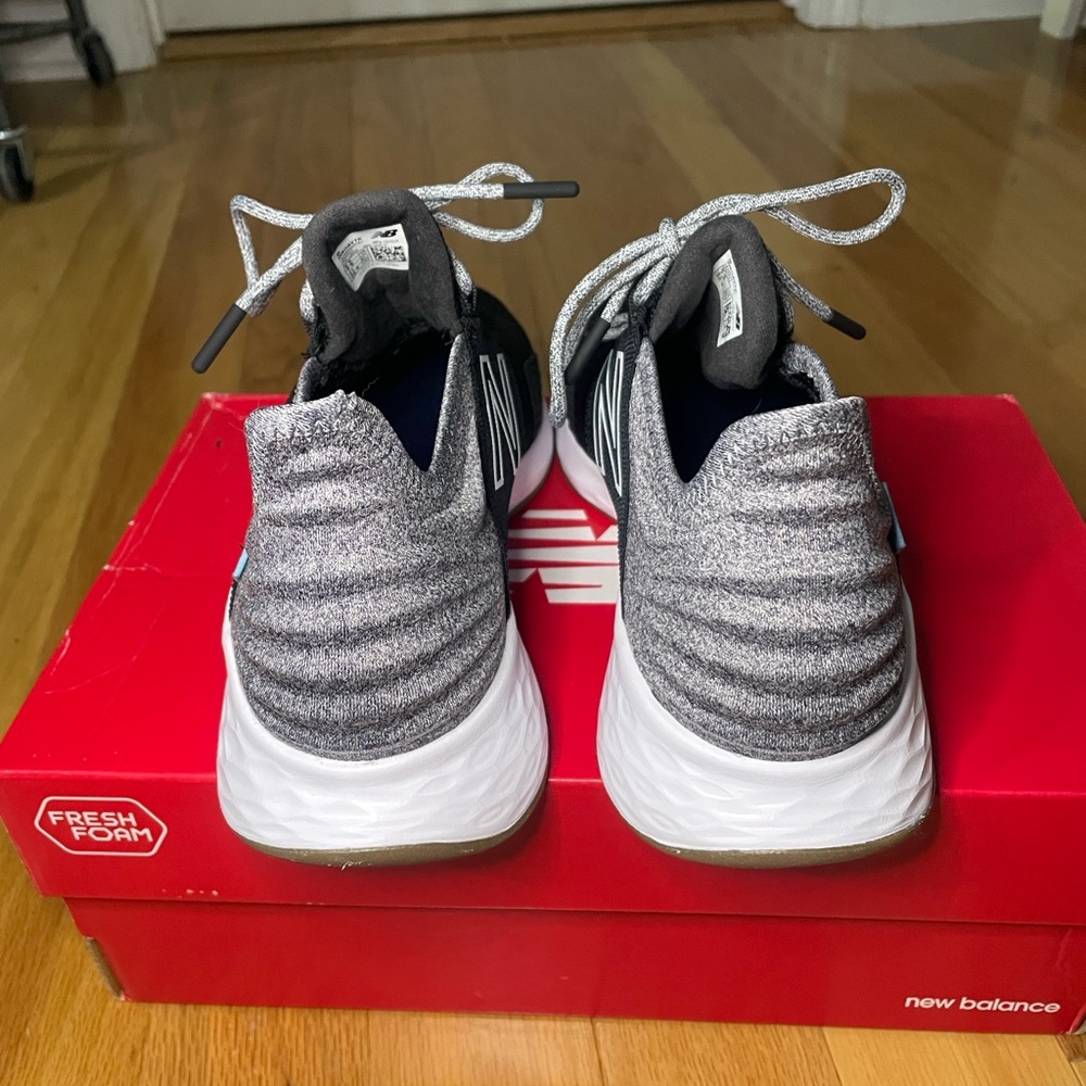 New Balance Fresh Foam Roav Athletic Shoes Black and Grey Womens size 9.5 
New - Picture 5 of 13